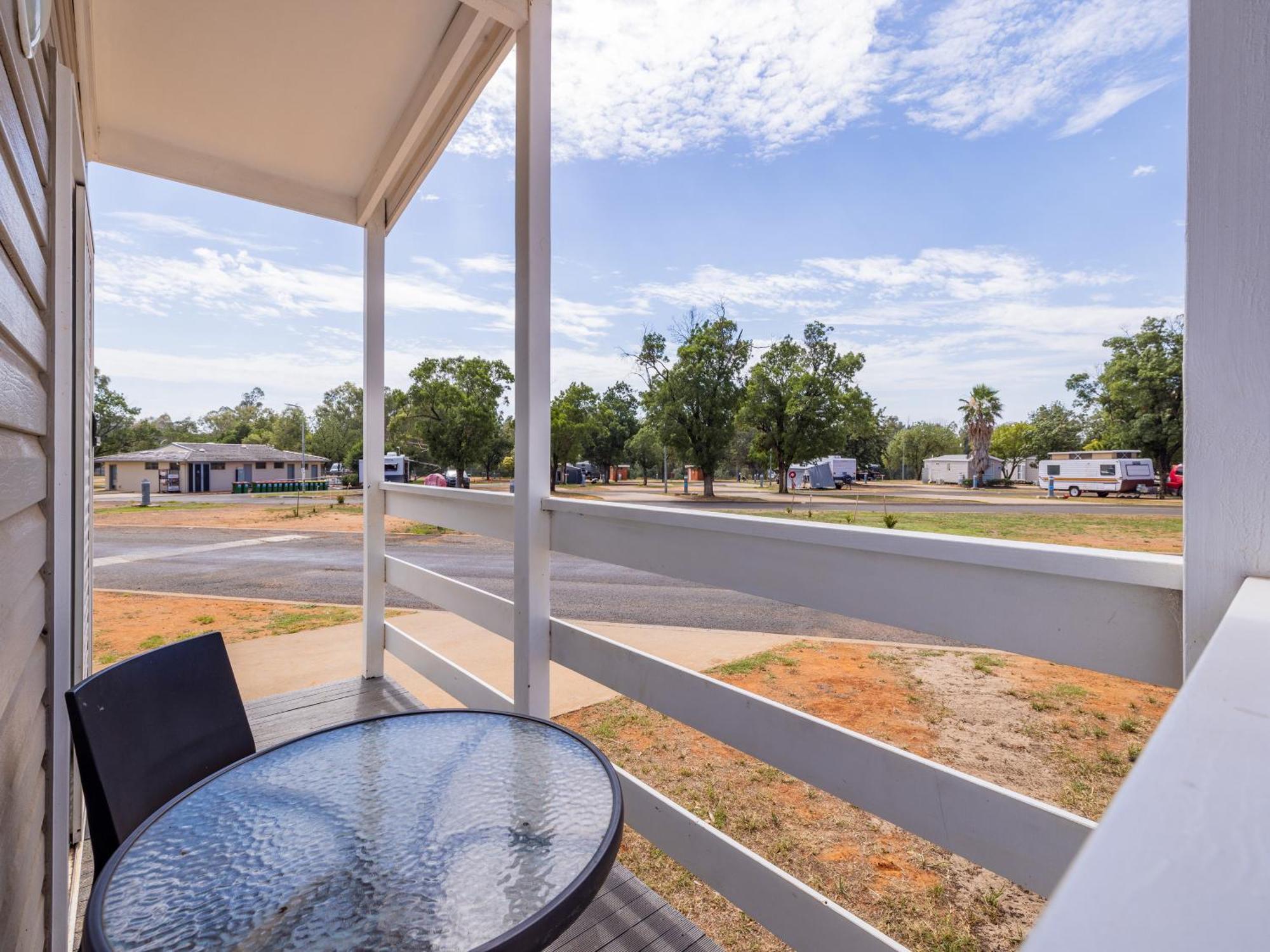Nrma Dubbo Holiday Park Room photo