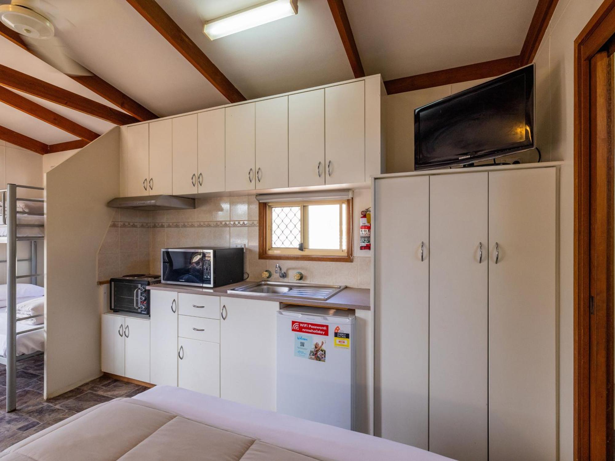 Nrma Dubbo Holiday Park Room photo