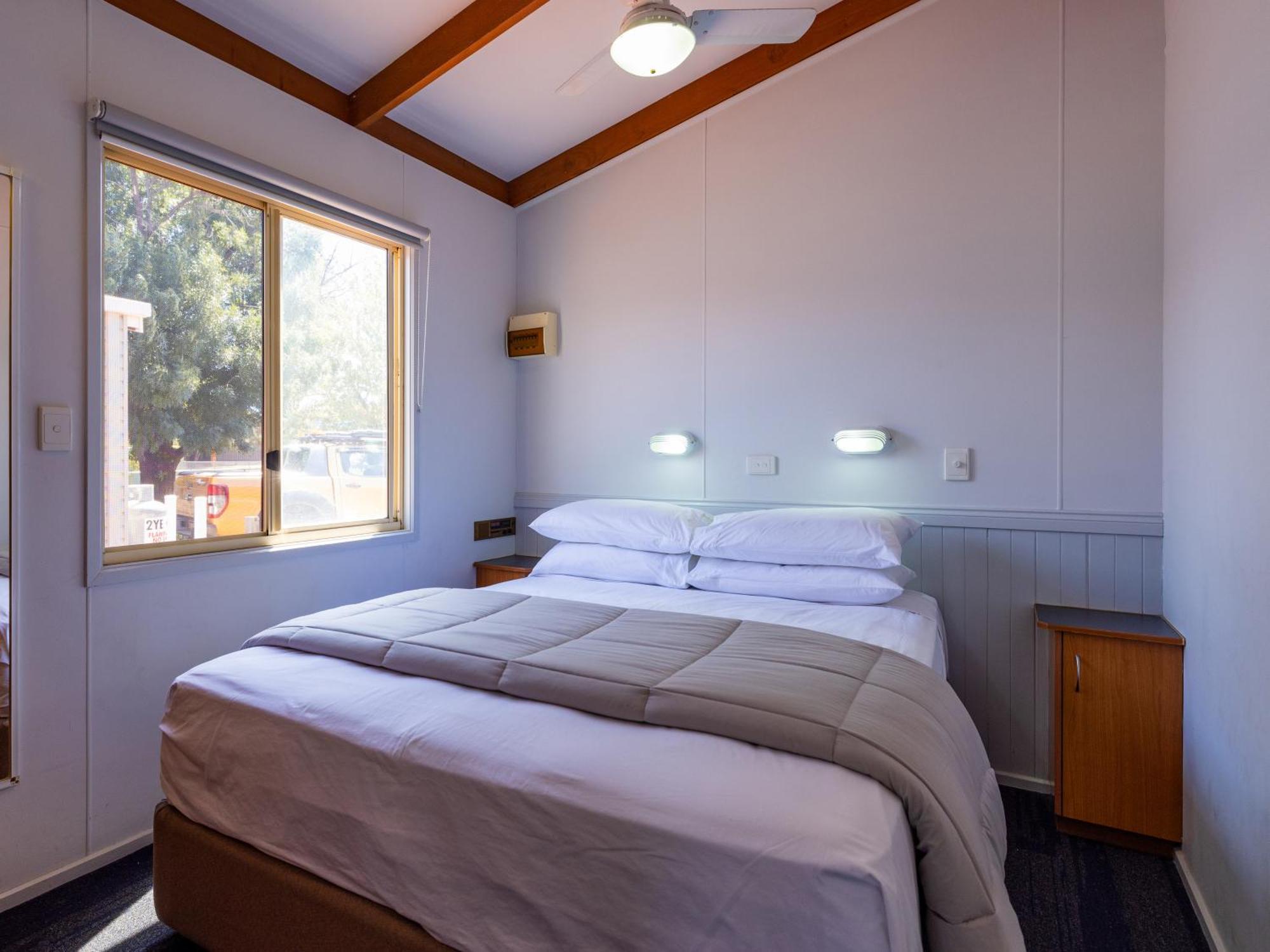 Nrma Dubbo Holiday Park Room photo