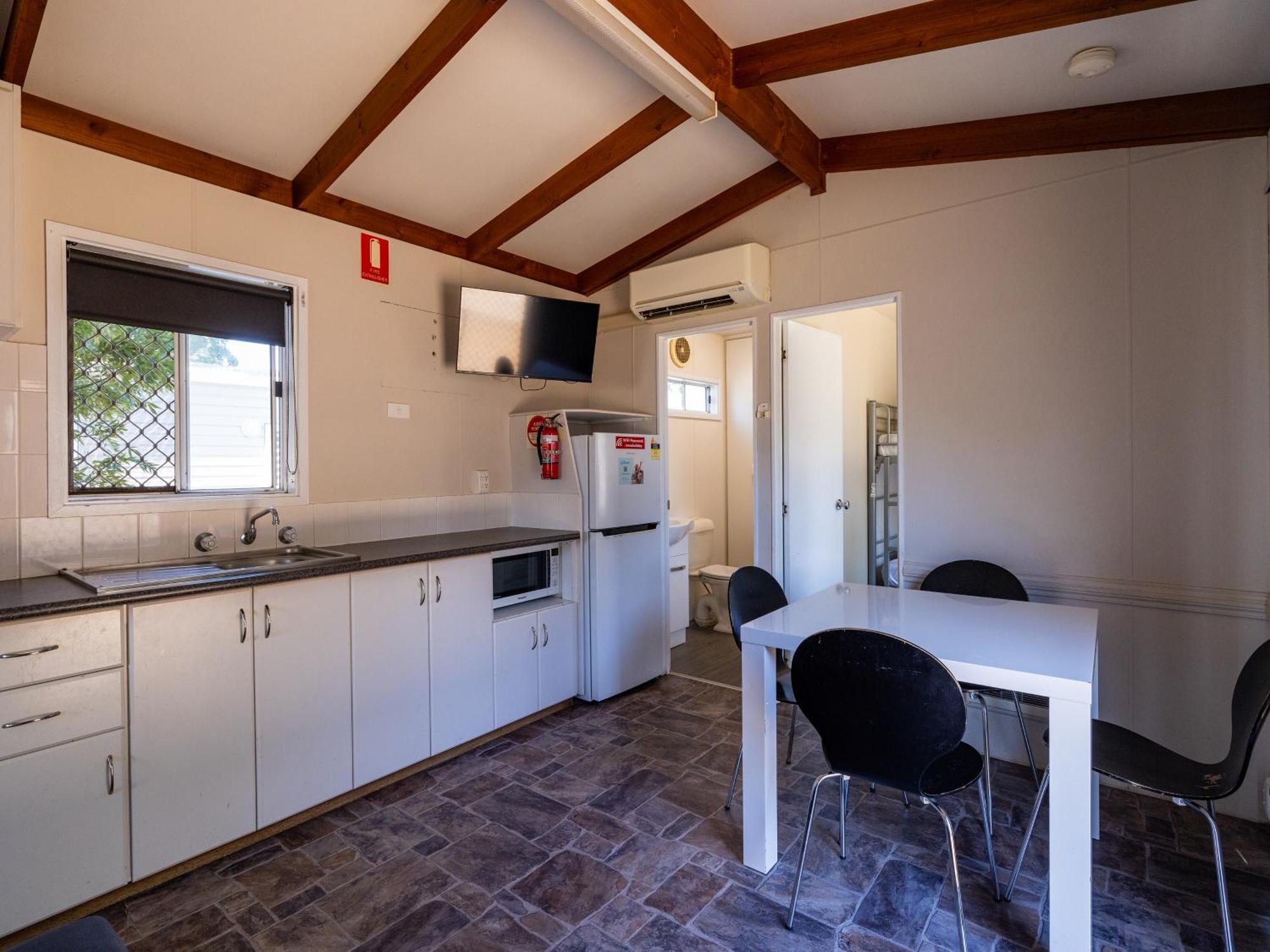 Nrma Dubbo Holiday Park Room photo