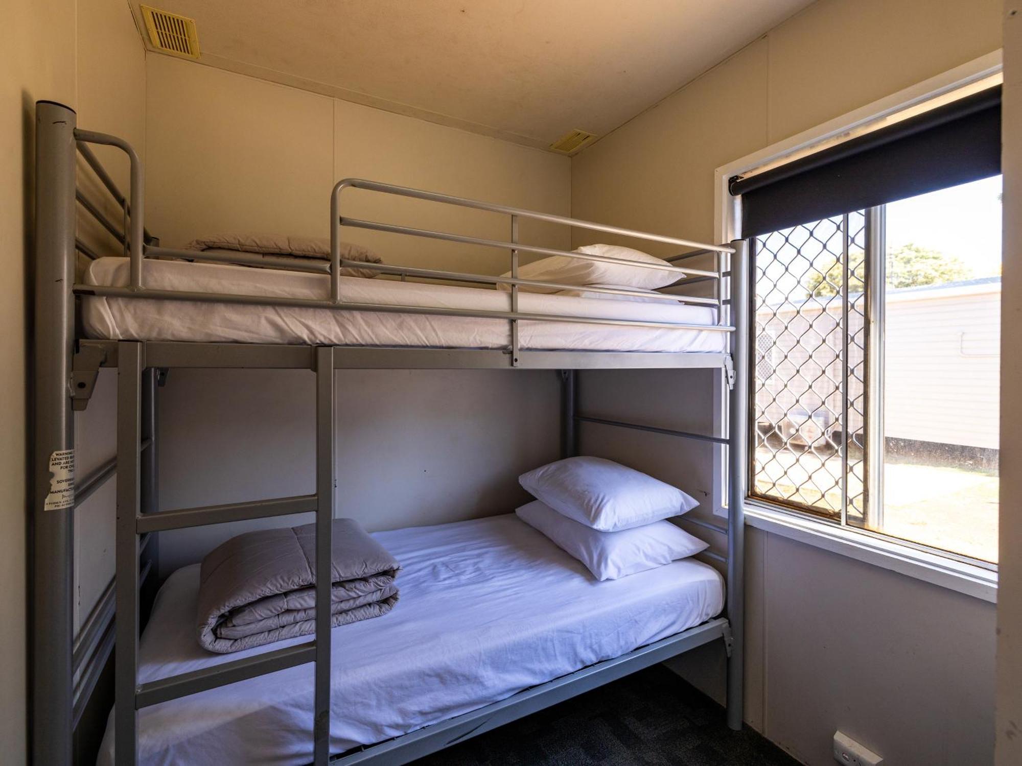 Nrma Dubbo Holiday Park Room photo