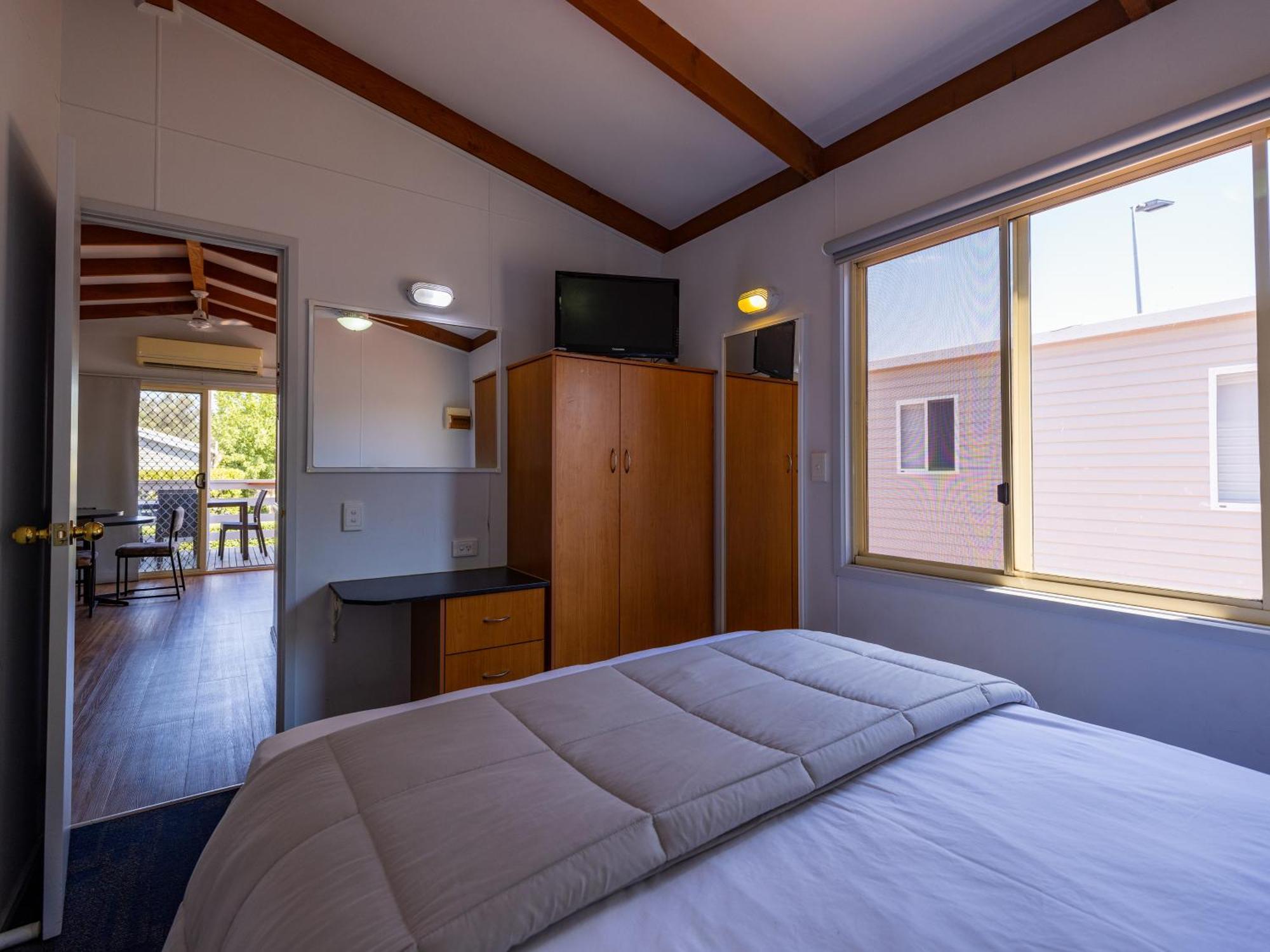 Nrma Dubbo Holiday Park Room photo