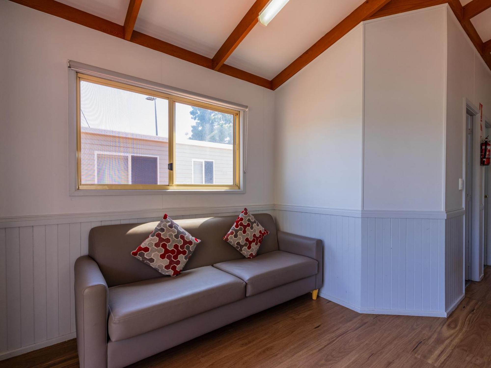 Nrma Dubbo Holiday Park Room photo