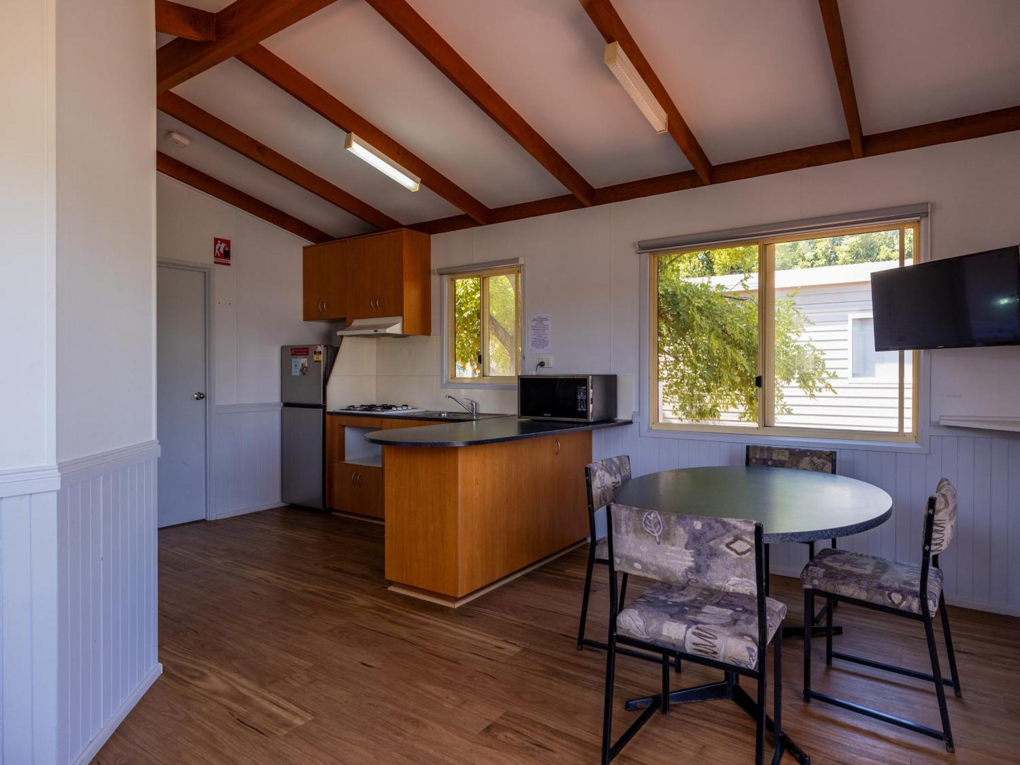Nrma Dubbo Holiday Park Room photo